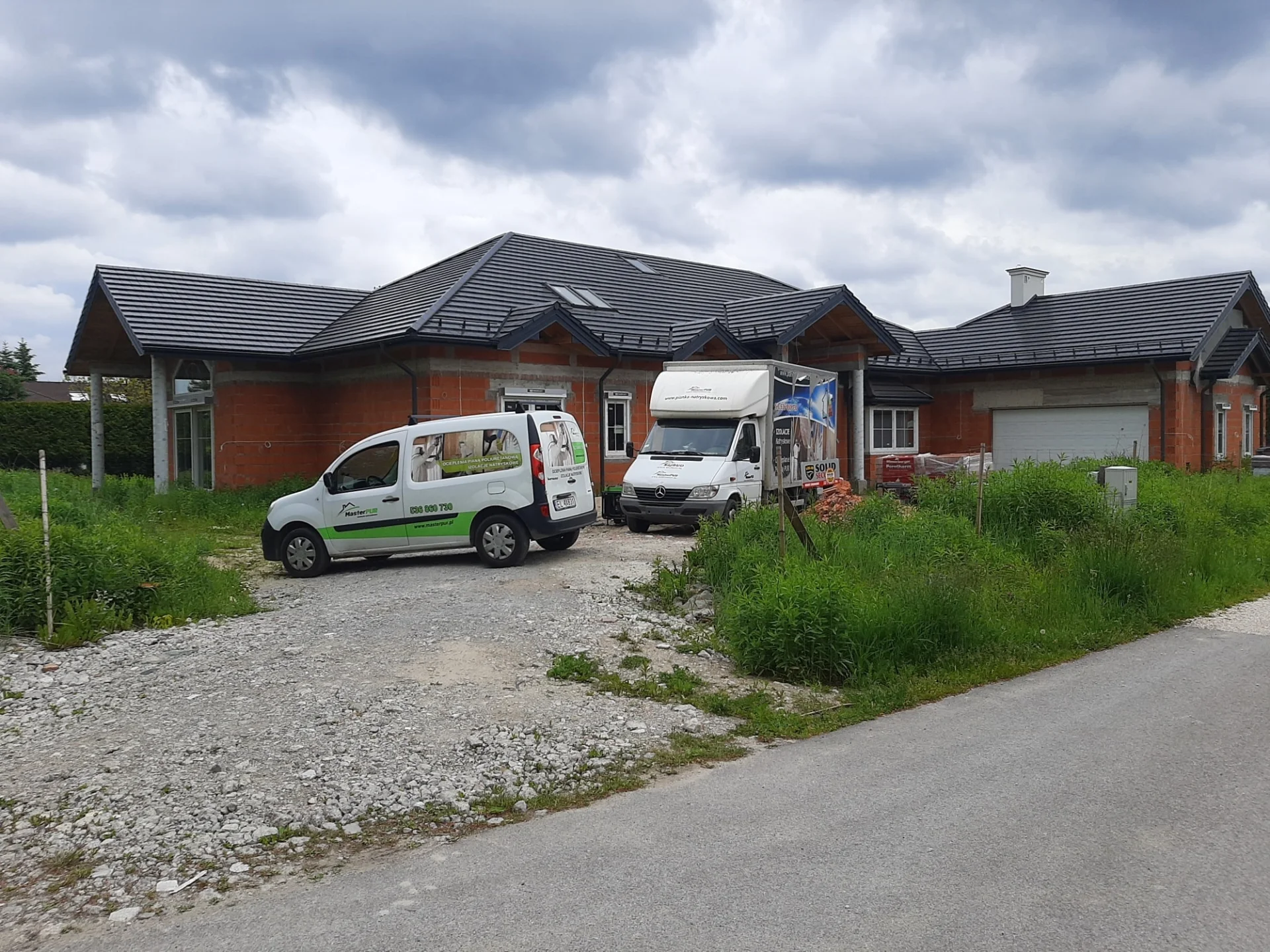 Izolacje dla rolnictwa: Jak Piana ZK likwiduje skropliny i chroni zyski?